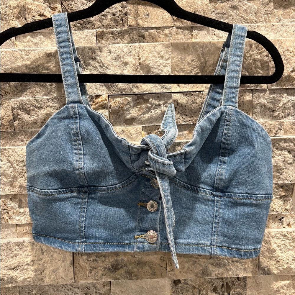 Shein Denim Blue Women's Crop Top size M
Stretchy fabric